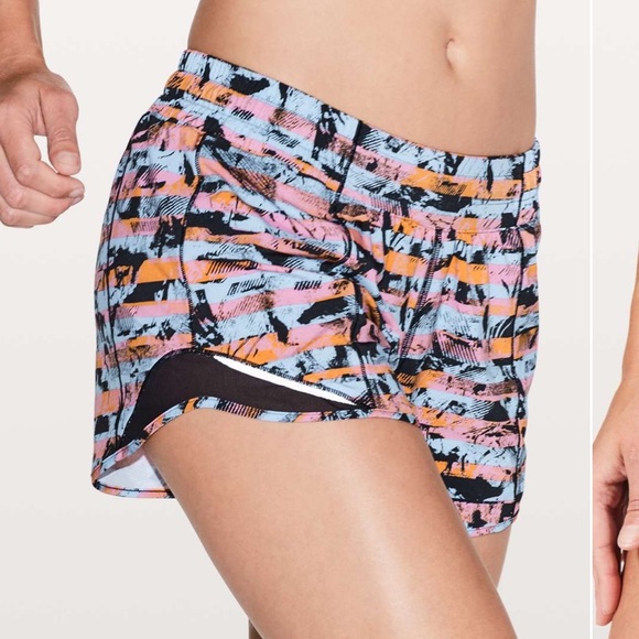 LULULEMON 4 Tall Hotty Hot Swift Shorts 4" Liner Running Inversion Multi Black - Picture 2 of 11